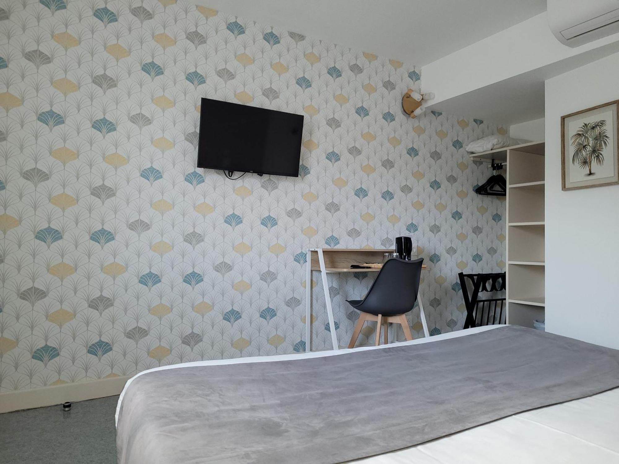 Hotel Le Vanseen เลส์วองส์ ภายนอก รูปภาพ